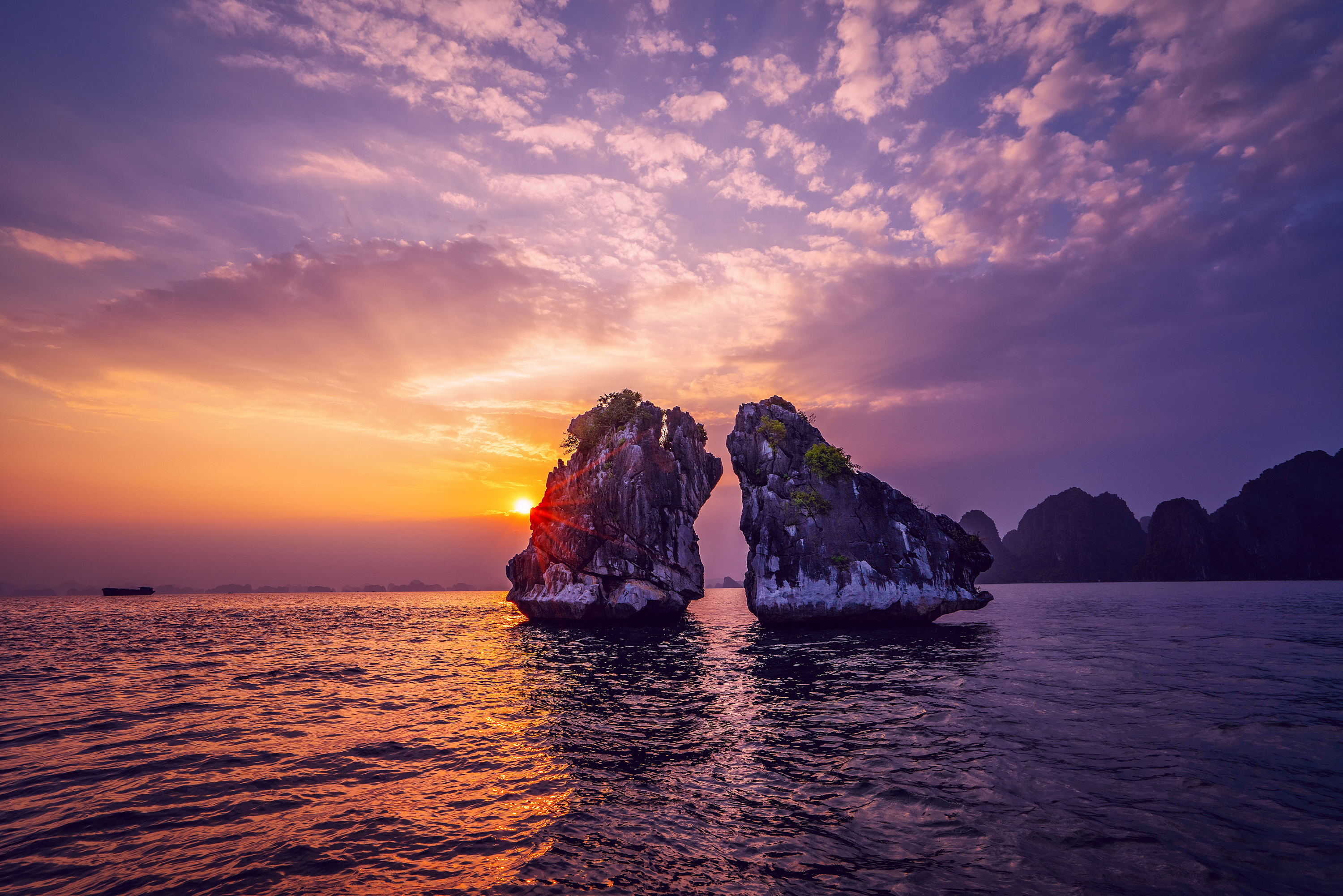 Ha Long Bay in May: Weather, Cruises & Travel Tips